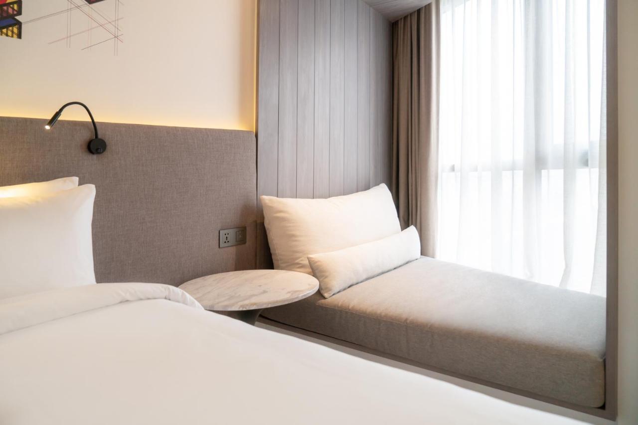 Triple Y Hotel Bangkok Ngoại thất bức ảnh